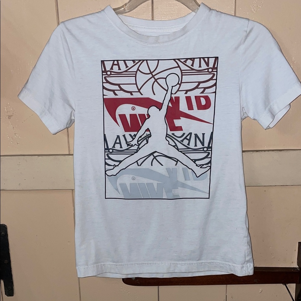 Jordan Nike Kids White Graphic T-Shirt, medium